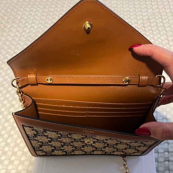 Authentic Celine Triomphe wallet on chain - Picture 4 of 4